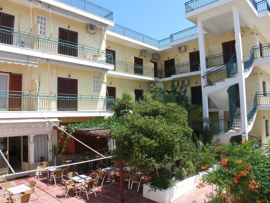 Hotel Karyatides Agía Marína Exterior foto