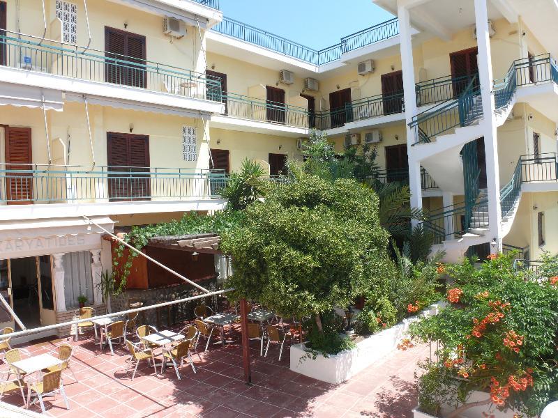 Hotel Karyatides Agía Marína Exterior foto