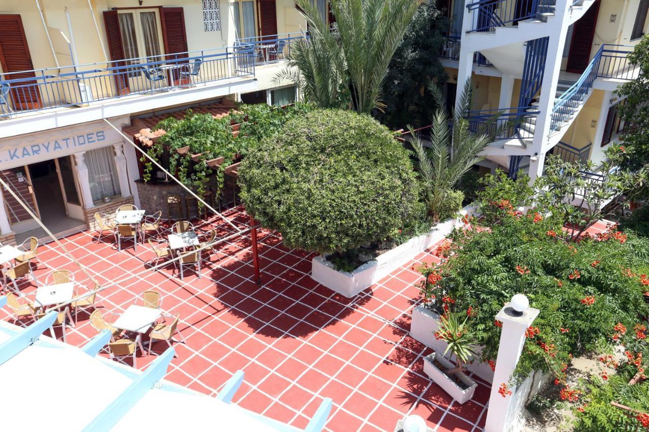 Hotel Karyatides Agía Marína Exterior foto